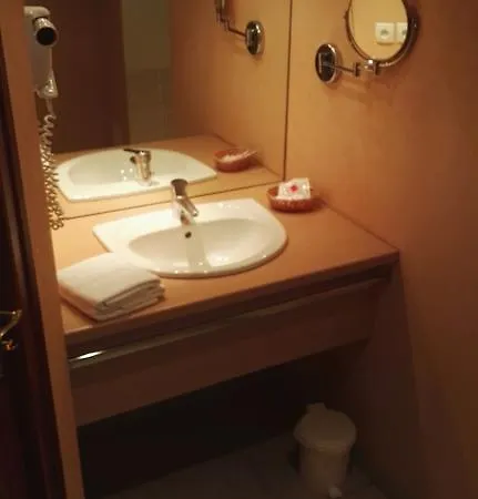 Hotel De La Mue 3*